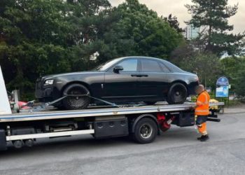 Families reminded to check prom vehicle licences after luxury hire car seized and firm prosecuted